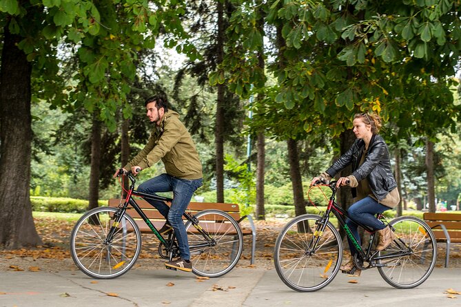 1-Day Bike Rental in Budapest - Lights, locks, and night riding in Budapest