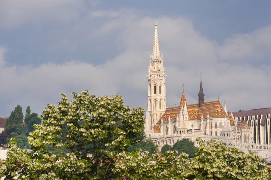 3-Hour Orientation Walking Tour of Buda and Pest - Meeting next to Saint Stephen’s Basilica, in front of California Coffee Company