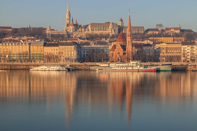 4 hours long private minivan tour in Budapest - Citadella and Gellert Hill: quick orientation with free access