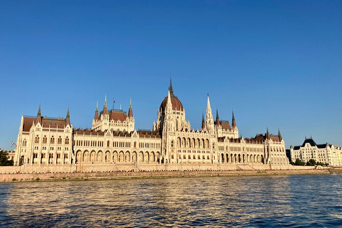 8-hour private Budapest city tour by car / minivan - How the car and light walking shape the whole experience