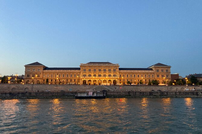 8-hour private Budapest city tour by car / minivan - Széchenyi Baths and Pool: when your tour needs a reset