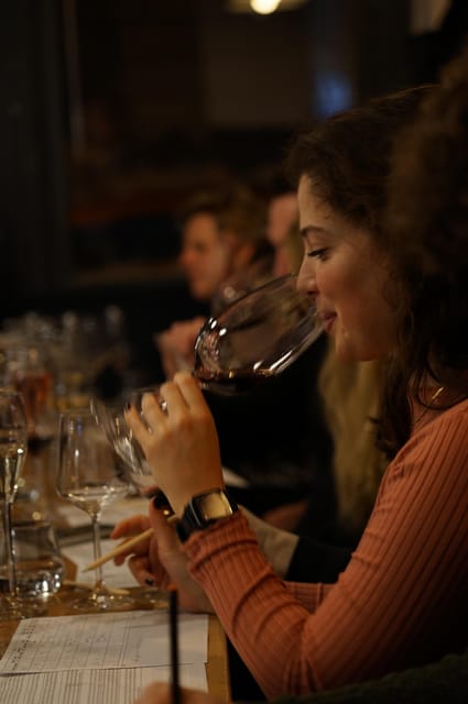 8-Tier Hungarian Wine Tasting in a Cozy Downtown Wine Bar - Sparkling first: why starting with bubbles matters
