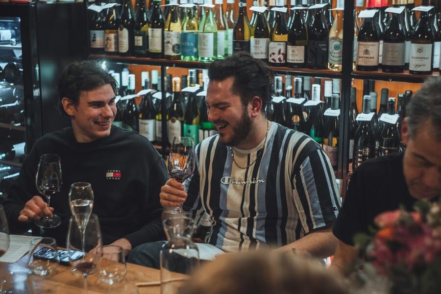 8-Tier Hungarian Wine Tasting in a Cozy Downtown Wine Bar - How the 2 hours usually feel in real life
