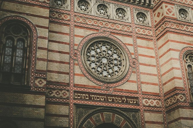 A Journey through Jewish Budapest - Walking Tour - What to wear, bring, and expect during the walking pace