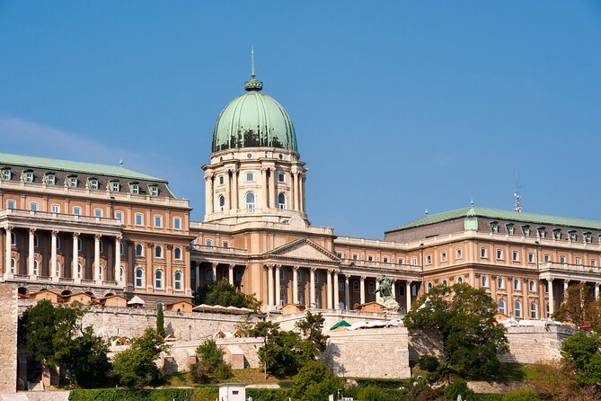 Accessible Budapest Tour - Getting to Buda Castle via the central junction and an accessible bus