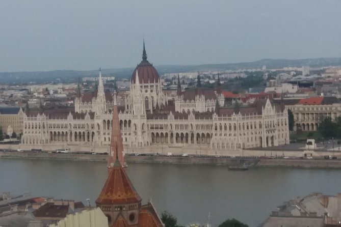 All day city tour in Budapest - District VII and the Jewish Quarter: Synagogue Area, Holocaust Memorial, and Ruin Pub Energy