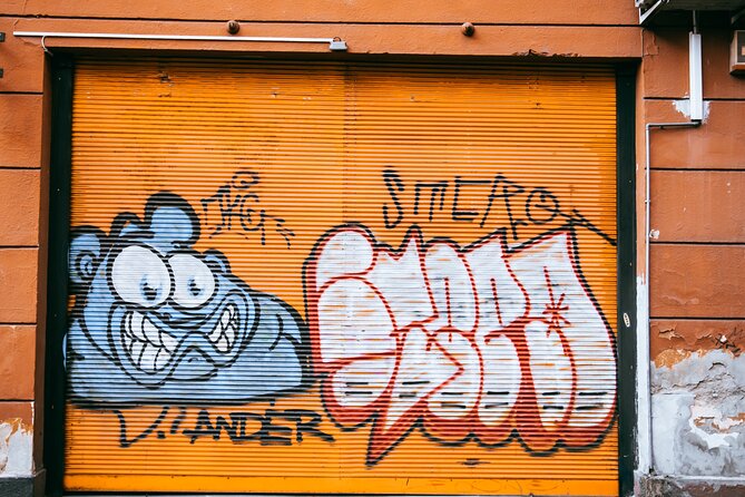 Alternative Street Art Free Walking Tour of Budapest - The walking rhythm: how the tour flows for 1 hour 40 minutes