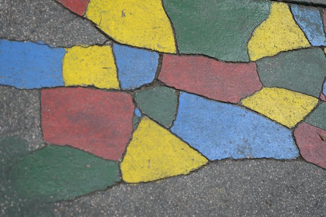 Alternative Street Art Free Walking Tour of Budapest - Szimpla Kert finish: why ending at a ruin bar is smart