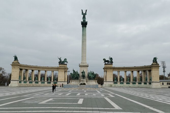 Best Historical Sights of Budapest Tour - City Park kickoff: Vajdahunyad Castle area and Széchenyi bath views