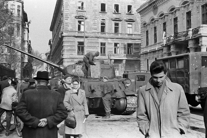 Born Under The Red Star - Communist tour with Coffee in a Retro Bar - House of Terror: Free entry, and the kind of truth that changes your eyes