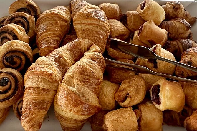 Bottomless Brunch and Cruise with Prosecco in Budapest - Pickup vs. Meet at Akadémia 2 ponton, Making It Easy
