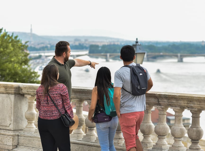 Buda Castle and Mathias Church Guided Tour - A scheduled break plus your Hungarian cake and drink