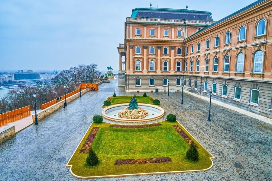 Buda Castle District and Matthias Church Private Tour - Guide Quality: When History Advice Turns Into Real Confidence
