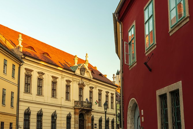 Buda Castle Quarter Walking Tour - Stop 3: Disz Square and Jewish Quarter Stories
