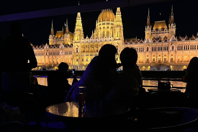 Budapest: 1-Hour Highlights Cruise with Welcome Drink - The Danube highlights route, stop by stop