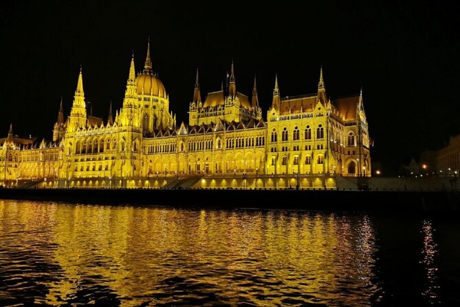 Budapest: 1-Hour Highlights Cruise with Welcome Drink - Value check for $18.62: what you get, what you trade away