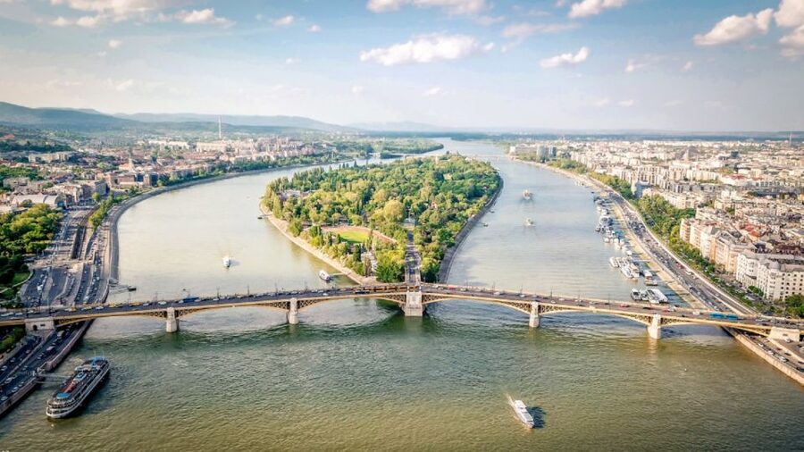 Budapest: 1-hour Sightseeing Danube River Cruise - Who should book this, and who might not love it