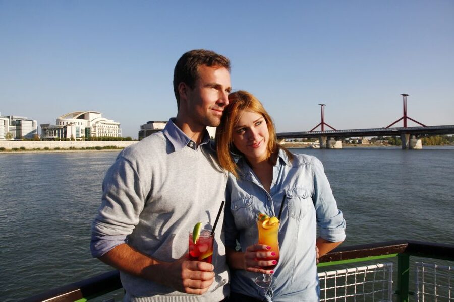 Budapest: 1 hr Sunshine Booze Cruise with Prosecco - Should You Book the Budapest Sunshine Booze Cruise With Prosecco?