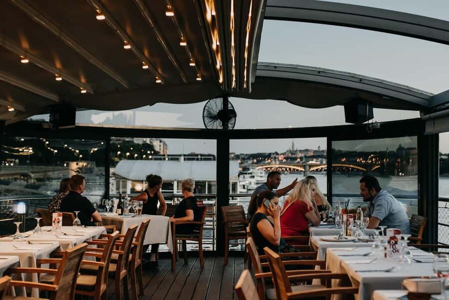 Budapest: 2-Course Dinner for 2 on a Boat Restaurant - How the Vogue Boat Dinner Feels on a Stationary Danube Ship