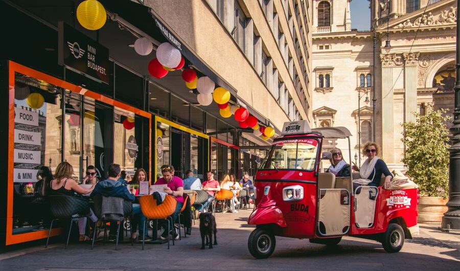 Budapest: 2-Hour Private TukTuk Tour - Arriving at Buda Castle and the Bazaar: Walking Time Without the Stress