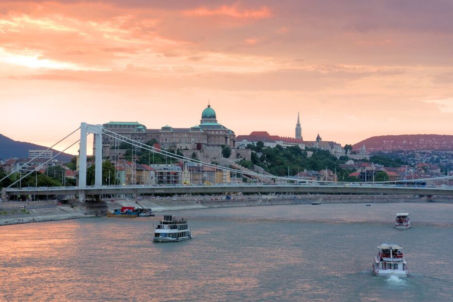 Budapest: 3-hour City Tour with Castle Walk + 1-hour Cruise - Why this land-and-river tour works so well