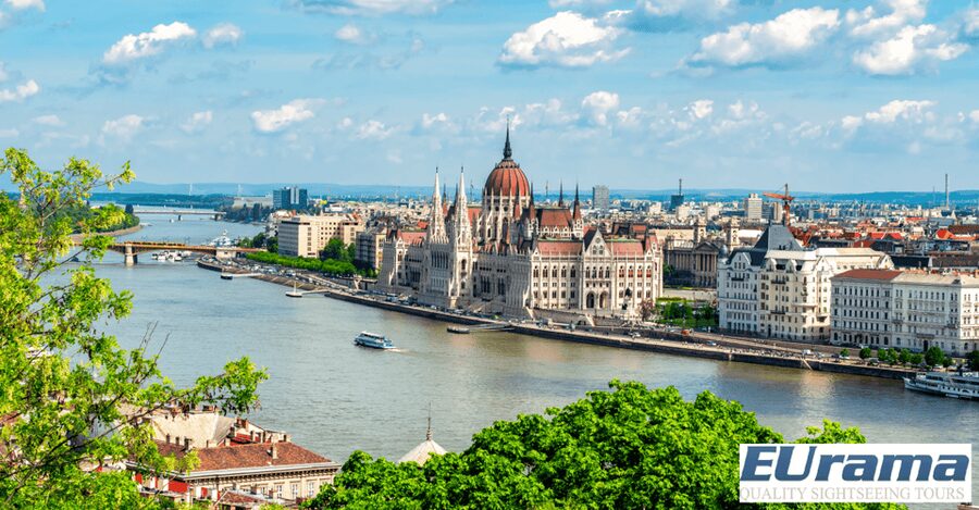 Budapest: 3-hour City Tour with Castle Walk + 1-hour Cruise - Heroes’ Square and the wide-open introduction to Budapest
