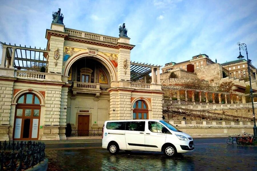 Budapest: 3-Hour Grand City Tour and Castle Walk - A 3-hour tour that teaches you how to see Budapest fast