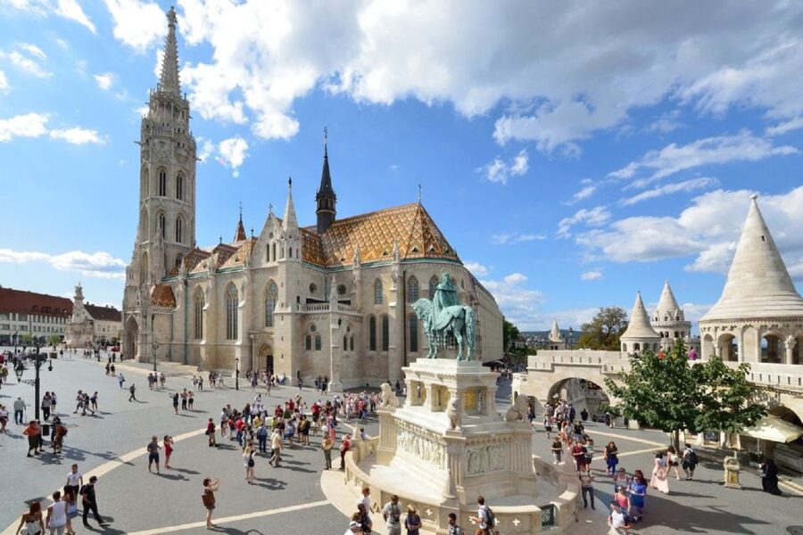 Budapest: 3-Hour Grand City Tour and Castle Walk - From the Eurama meeting point to Heroes’ Square