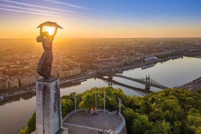 Budapest: 3-Hour Live-guided Bus Tour and 1-hour River Cruise - A Fast, Low-Stress Way to See Budapest’s Biggest Hits