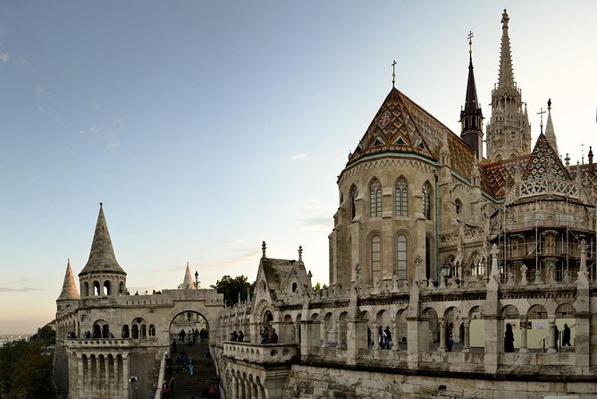 Budapest: 3-Hour Live-guided Bus Tour and 1-hour River Cruise - Fisherman’s Bastion, Seven Towers, and Castle Views Without the Hunt