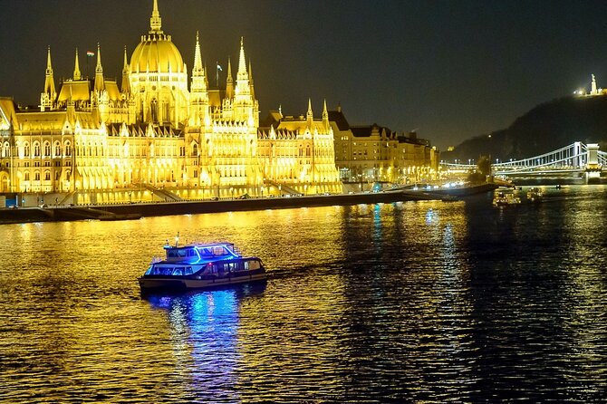 Budapest 4 course Dinner Cruise with Bar Piano and Welcome Drink - Picking Your Table: Piano, Singer, and the Window Question