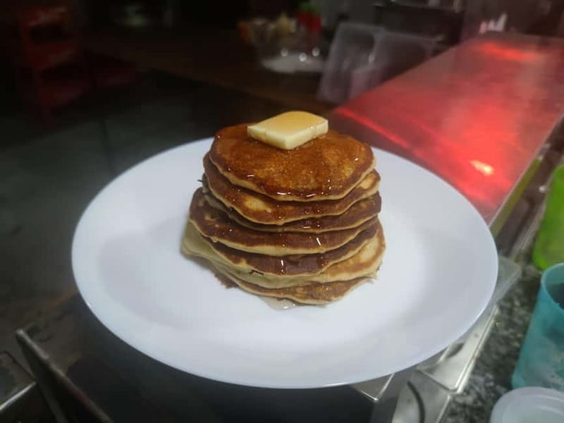 Budapest: 4-hour Bottomless Brunch w/ Cocktails & Craft Beer - What the schedule really feels like: 11 AM drinks, noon food, until 4
