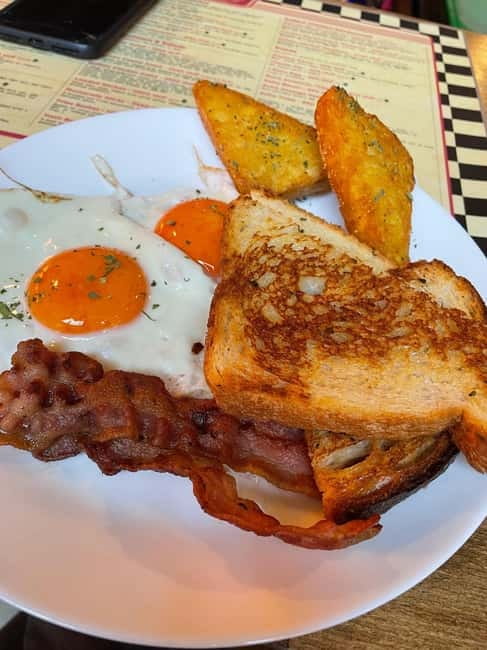 Budapest: 4-hour Bottomless Brunch w/ Cocktails & Craft Beer - Drinks included: how to choose without getting overwhelmed