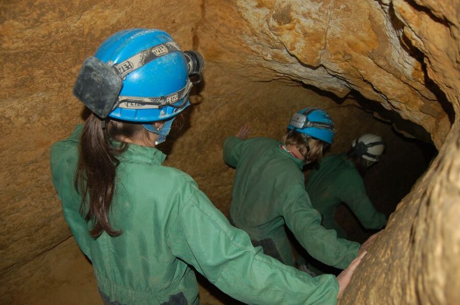Budapest: Adventure Caving Tour with Guide - Key things that make this cave tour worth your time