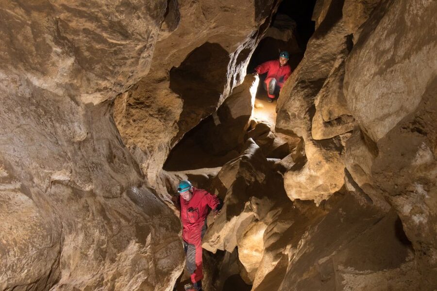 Budapest: Adventure Caving Tour with Guide - How the 3-hour tour plays out in real time