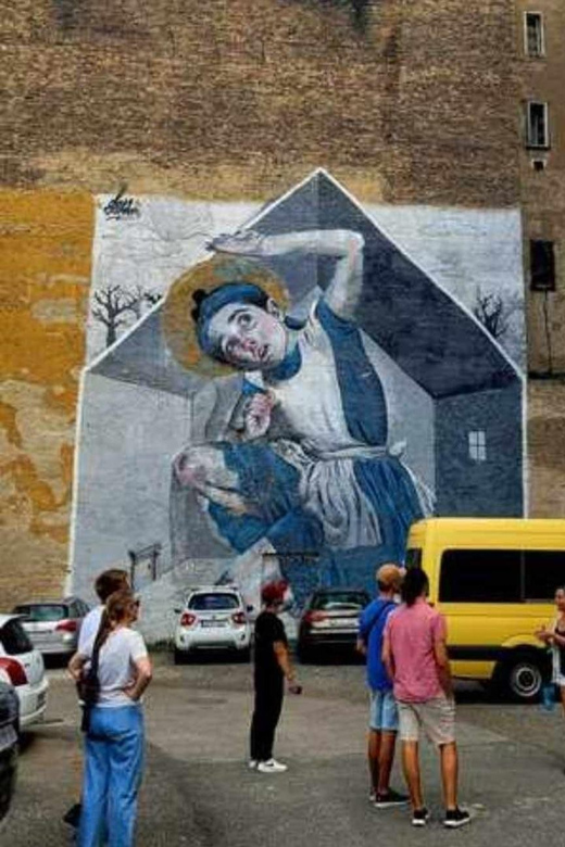 Budapest: Alternative Street Art & Jewish Tour - Where to meet near St. Stephen’s Basilica (and how the guide finds you)