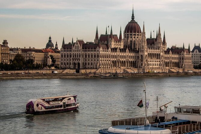 Budapest Audio Guide Cruise with Day, Sunset and Night Options - The 1-Hour Route: Landmarks in Sight, in Order