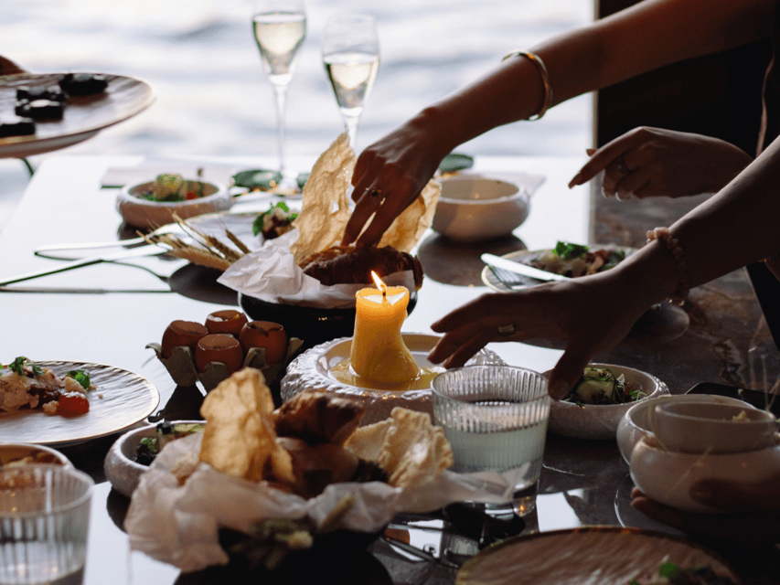Budapest: BBQ Dinner Cruise w/ Live Music & Unlimited Drinks - Key highlights at a glance