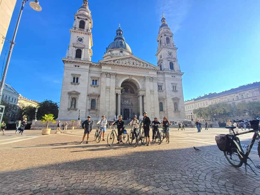 Budapest Bike Tour with a Hungarian Goulash - How the guide makes the difference (and why the stories help)