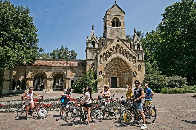 Budapest Bike Tour - Meeting Yellow Zebra and Getting Ready to Ride
