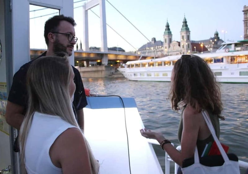Budapest: Boat Cruise with Personal Guide and Drink - Views you will actually remember: the illuminated sights from the Danube