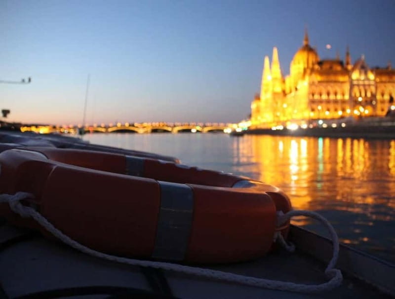 Budapest: Boat Cruise with Personal Guide and Drink - Who this cruise suits best (and who might skip it)