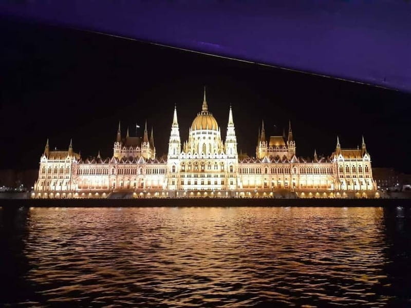 Budapest: Boat Cruise with Personal Guide and Drink - Price and value: why this feels fair for what you get