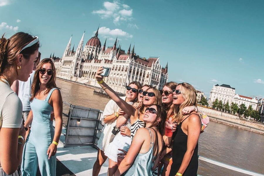 Budapest: Boat Party with option of Unlimited Drinks - Price and What $27 Includes in Real Terms