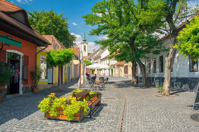 Budapest-Bratislava One-Way Sightseeing Transfer - Győr Old Town: Baroque streets and a clean handoff to Bratislava