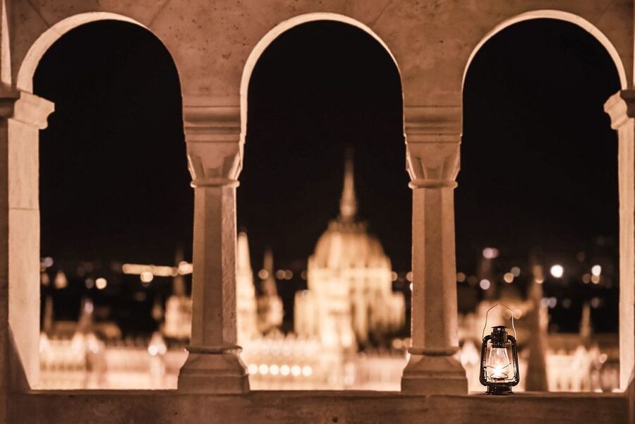 Budapest: Buda Castle District Vampires and Myths Night Tour - Fountain of King Matthias: Small Details, Big Atmosphere