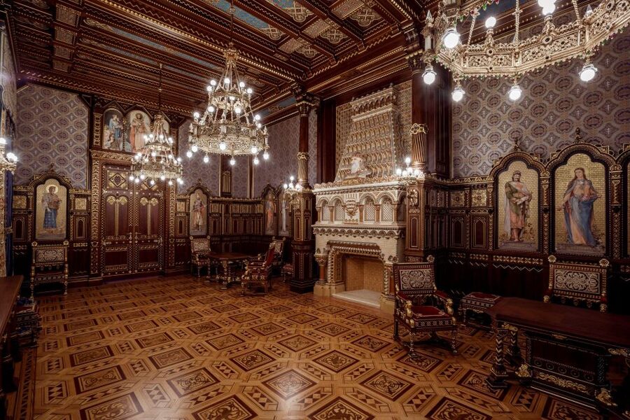 Budapest: Buda Castle Walk with Saint Stephen's Hall - Key things you should notice on this walk