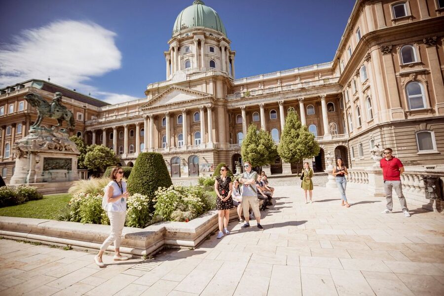 Budapest: Buda Castle Walk with Saint Stephen's Hall - St. Stephen’s Hall: the restoration story you will feel in your gut