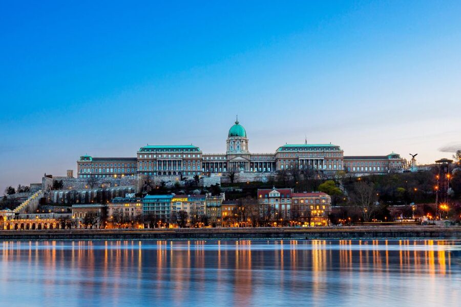 Budapest: Buda Castle Walk with Saint Stephen's Hall - How the English guide and headsets change the experience