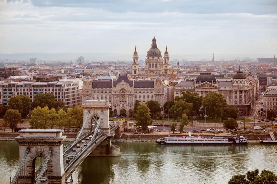 Budapest: Buda Castle Walk with Saint Stephen's Hall - Savoyai Terrace meeting point: your orientation shortcut